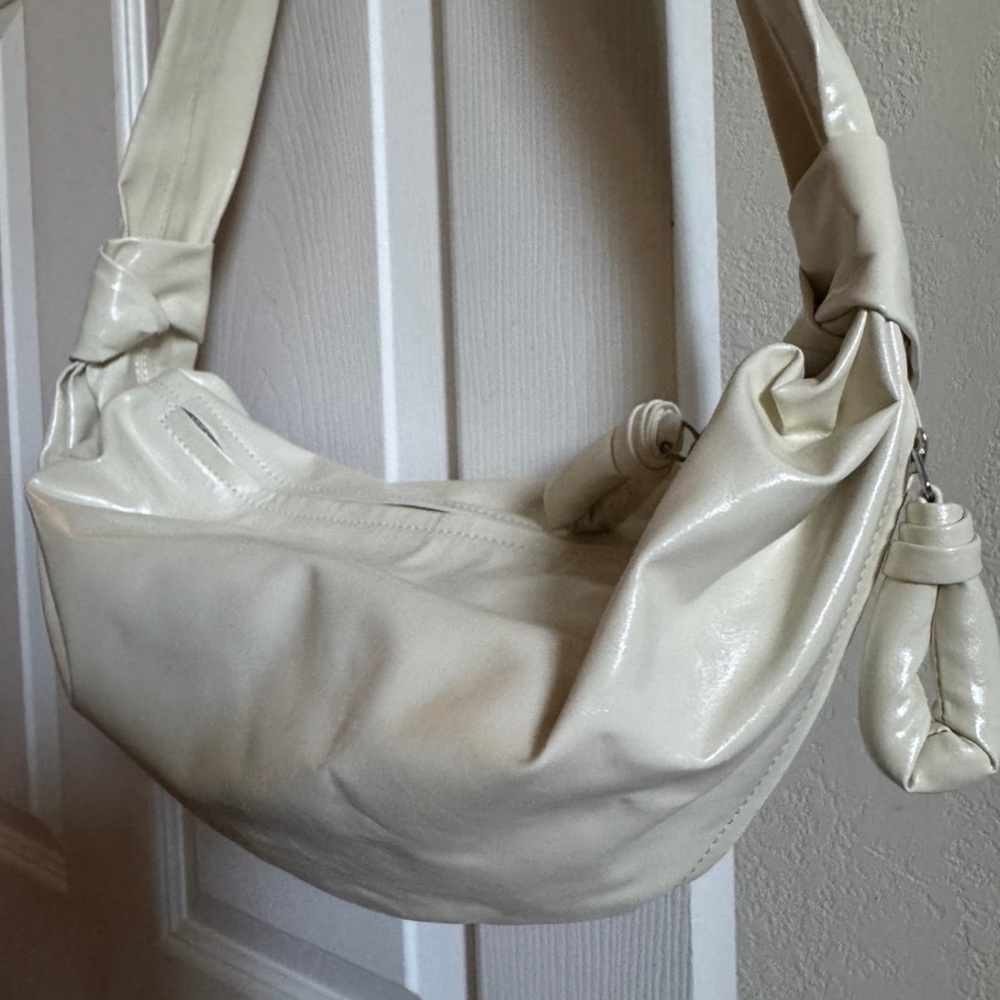 LEMAIRE Croissant size small soft leather shoulder bag